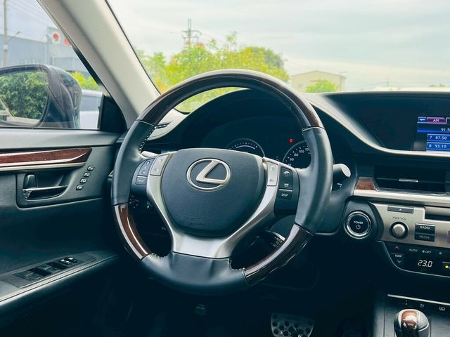LEXUS凌志 ES300H  第6張相片