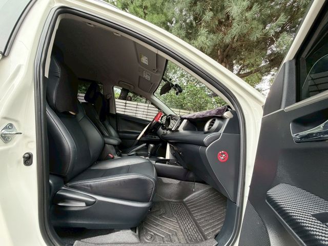 TOYOTA豐田 RAV4  第4張相片