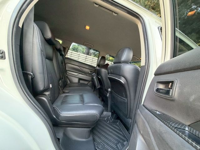 MITSUBISHI三菱 OUTLANDER  第5張相片