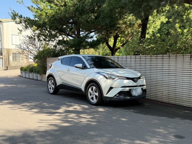 TOYOTA豐田 C-HR  第2張相片