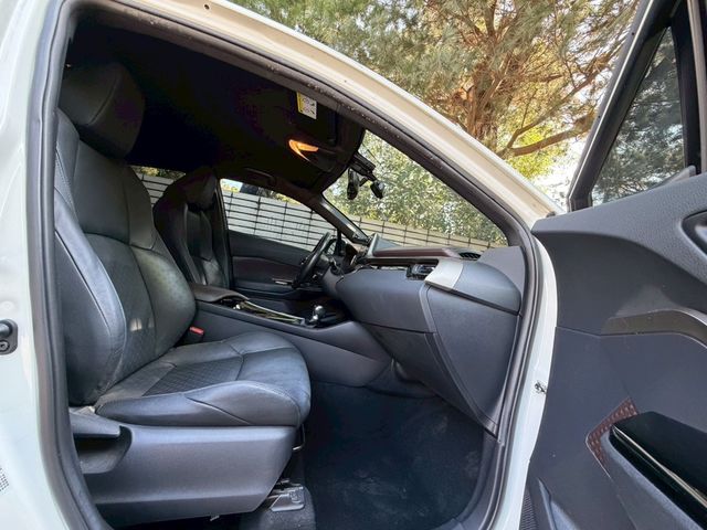 TOYOTA豐田 C-HR  第4張相片