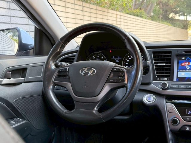 HYUNDAI現代 ELANTRA  第6張相片