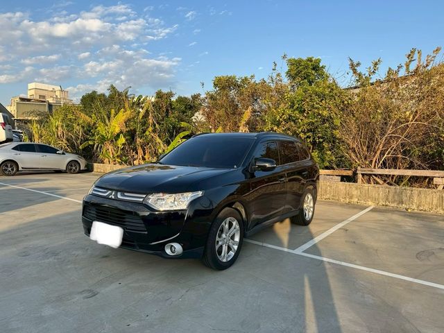 MITSUBISHI三菱 OUTLANDER  第1張相片