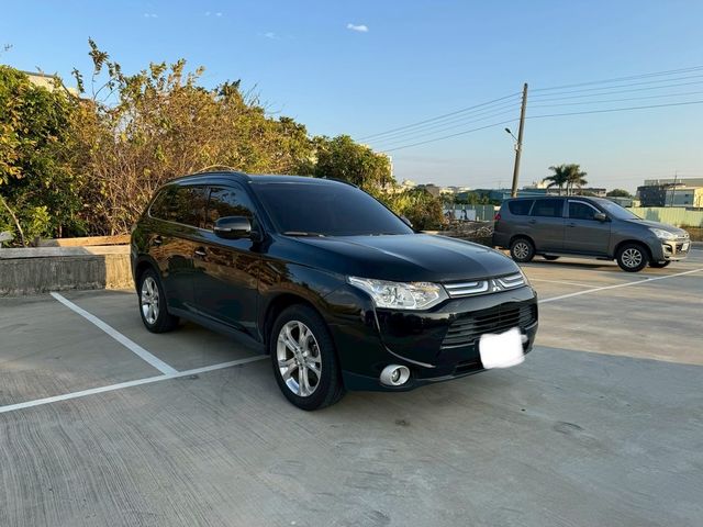 MITSUBISHI三菱 OUTLANDER  第2張相片