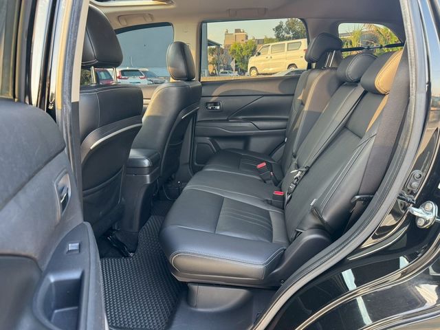 MITSUBISHI三菱 OUTLANDER  第4張相片