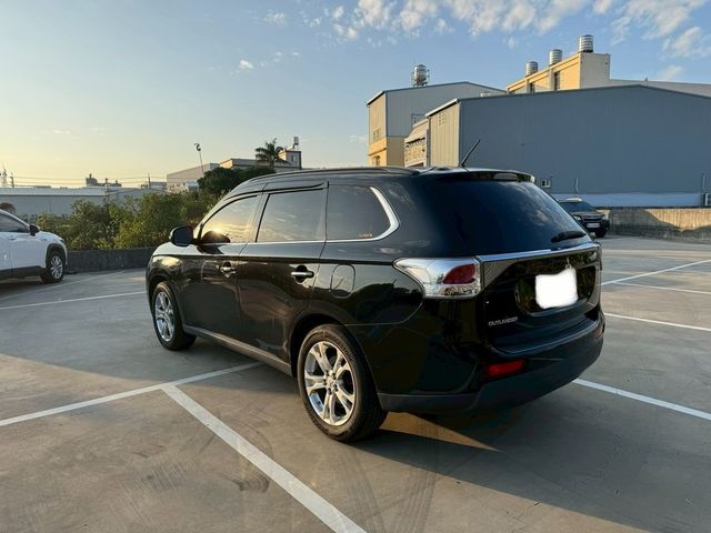 MITSUBISHI三菱 OUTLANDER  第10張相片