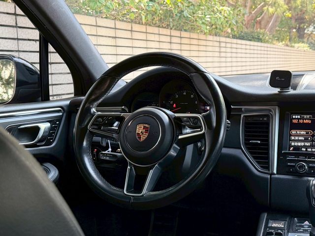 PORSCHE保時捷 MACAN  第6張相片