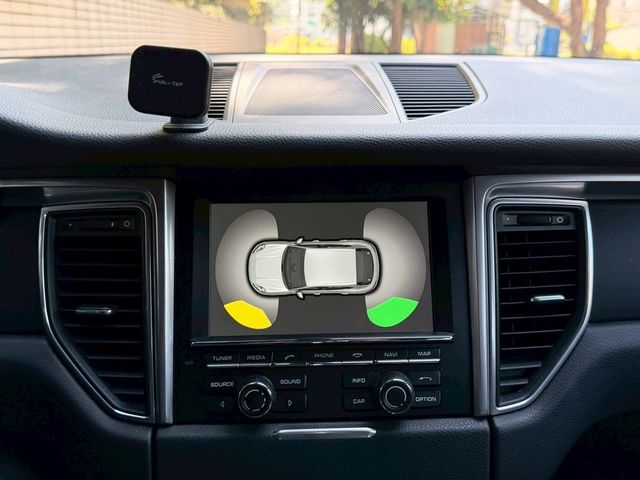 PORSCHE保時捷 MACAN  第7張相片