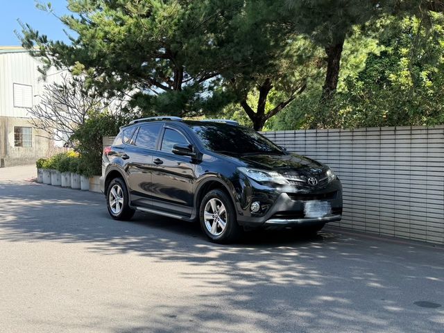 TOYOTA豐田 RAV4  第2張相片