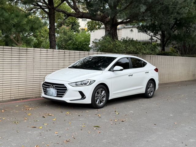 HYUNDAI現代 ELANTRA  第1張相片