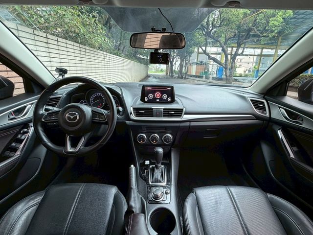 MAZDA馬自達 MAZDA 3  第3張相片