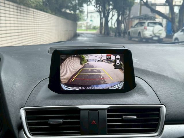 MAZDA馬自達 MAZDA 3  第8張相片