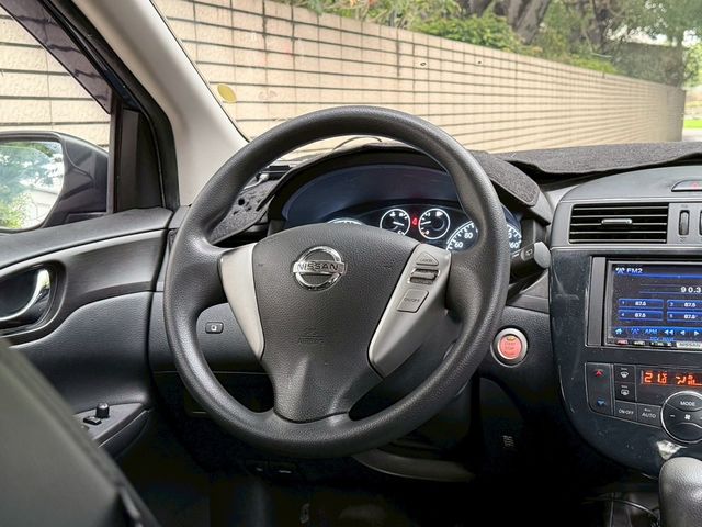 NISSAN日產 TIIDA  第6張相片