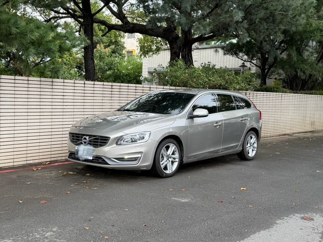 VOLVO富豪 V60  第2張相片