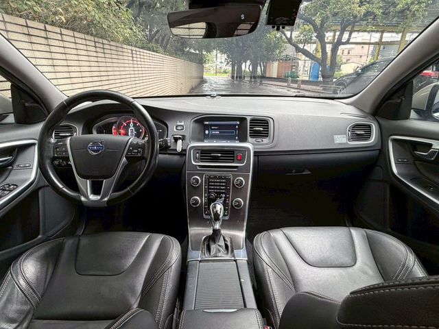 VOLVO富豪 V60  第3張相片