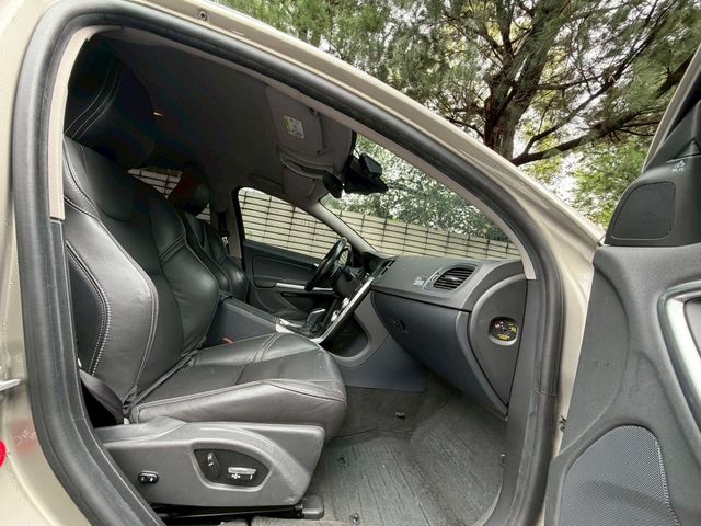 VOLVO富豪 V60  第4張相片