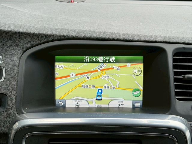 VOLVO富豪 V60  第9張相片