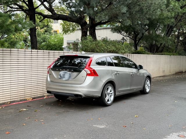 VOLVO富豪 V60  第12張相片