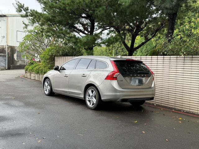 VOLVO富豪 V60  第13張相片
