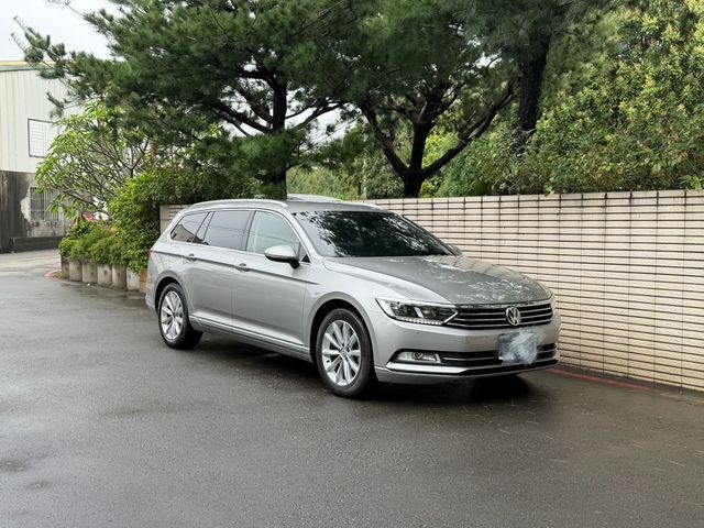 VOLKSWAGEN福斯 PASSAT VARIANT  第1張相片