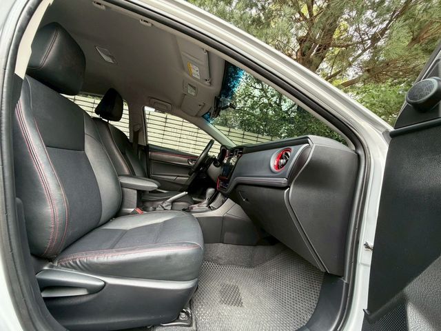 TOYOTA豐田 ALTIS  第4張相片