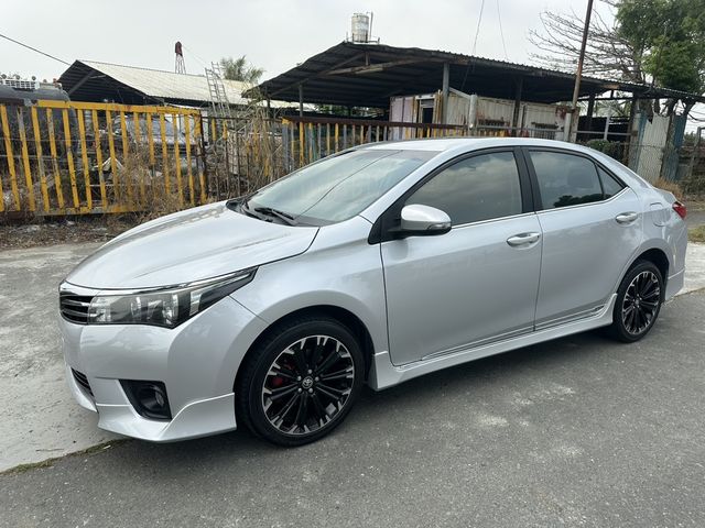 TOYOTA豐田 ALTIS  第3張相片