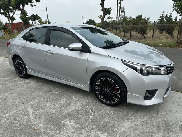 TOYOTA豐田 ALTIS  第4張相片