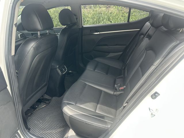 HYUNDAI現代 ELANTRA  第5張相片