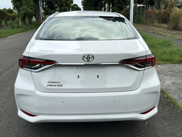 TOYOTA豐田 ALTIS  第3張相片