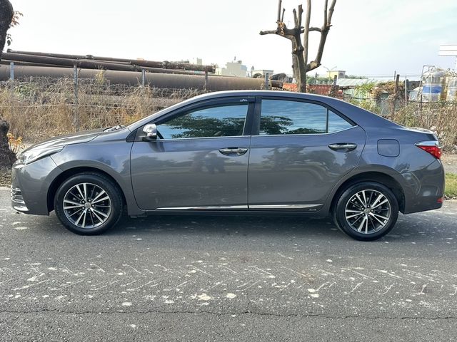 TOYOTA豐田 ALTIS  第2張相片