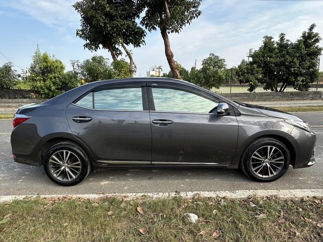 TOYOTA豐田 ALTIS  第3張相片