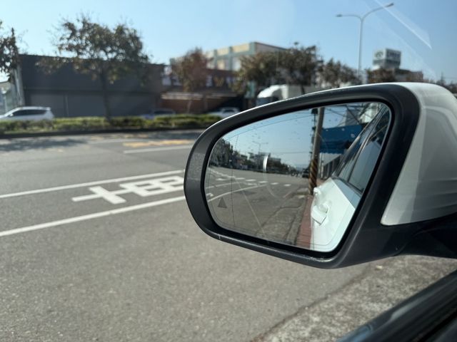 M-BENZ賓士 C200  第13張相片