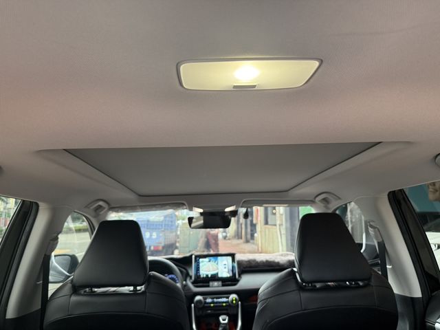 TOYOTA豐田 RAV4  第7張相片