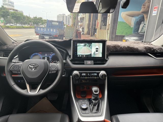 TOYOTA豐田 RAV4  第8張相片