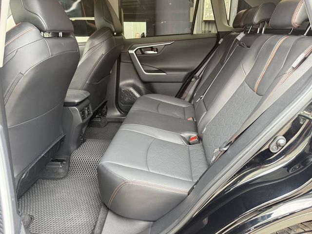 TOYOTA豐田 RAV4  第9張相片