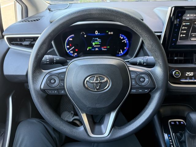 TOYOTA豐田 COROLLA ALTIS HYBRID  第9張相片