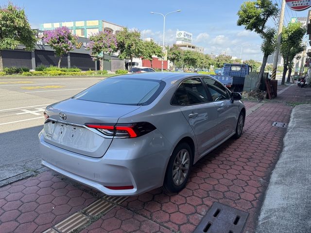 TOYOTA豐田 ALTIS  第2張相片