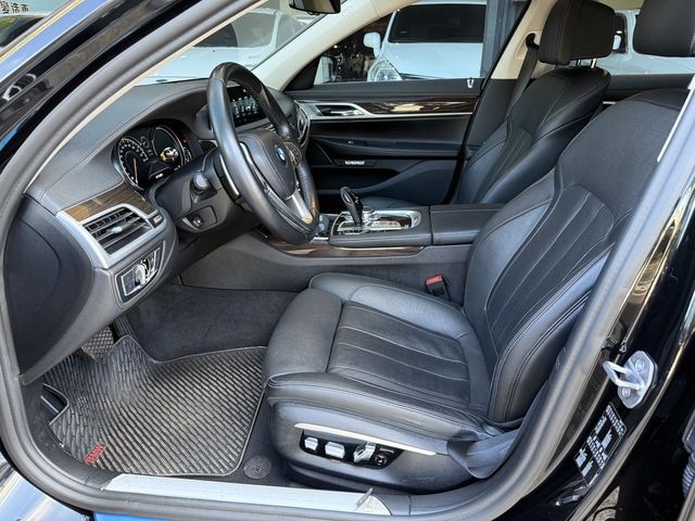 BMW寶馬 730D  第9張相片