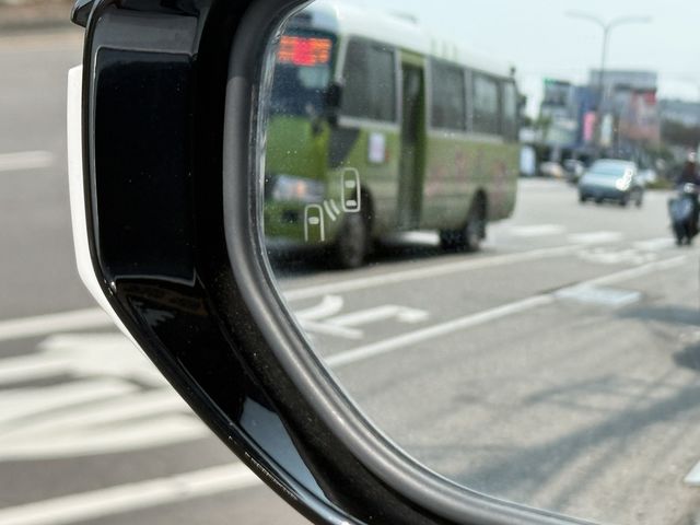 LEXUS凌志 UX250H  第17張相片