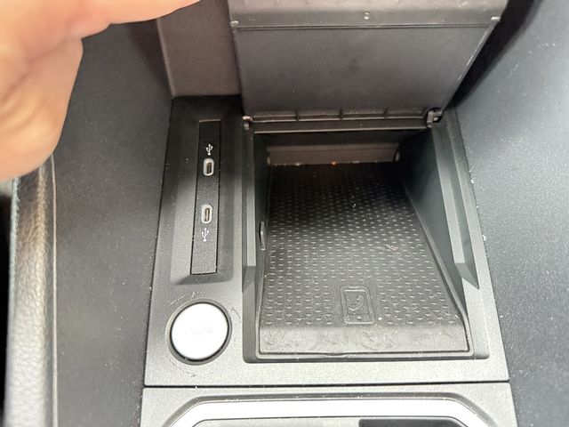 VOLKSWAGEN福斯 CADDY  第18張相片