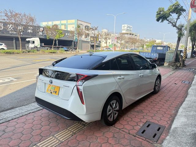 TOYOTA豐田 PRIUS  第2張相片