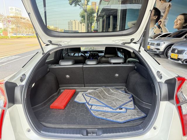 TOYOTA豐田 PRIUS  第12張相片