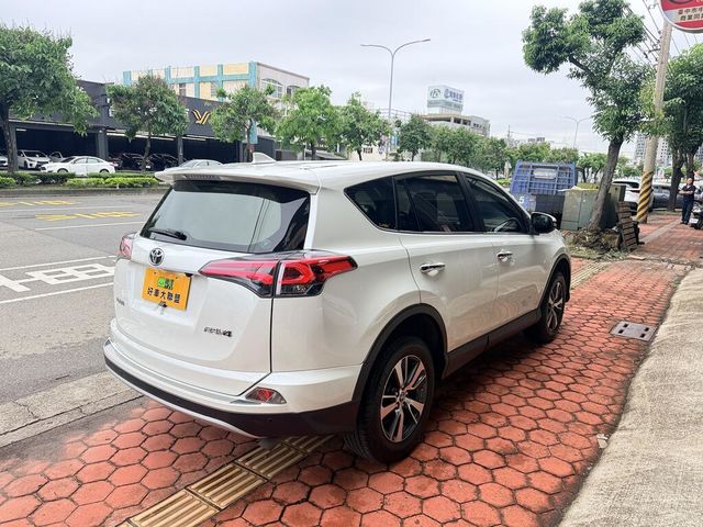 TOYOTA豐田 RAV4  第2張相片