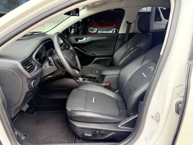 FORD福特 FOCUS ACTIVE  第8張相片