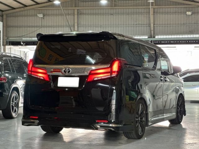 TOYOTA豐田 ALPHARD  第2張相片