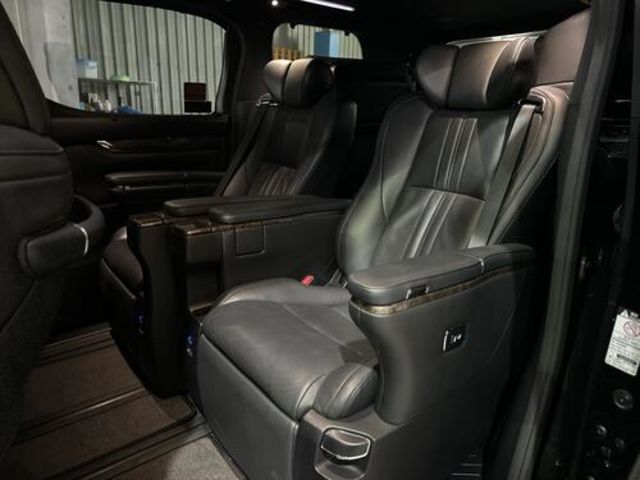 TOYOTA豐田 ALPHARD  第6張相片