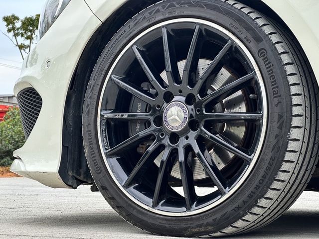 M-BENZ賓士 CLA250  第3張相片