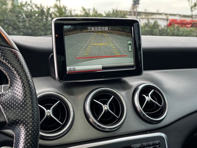 M-BENZ賓士 CLA250  第7張相片