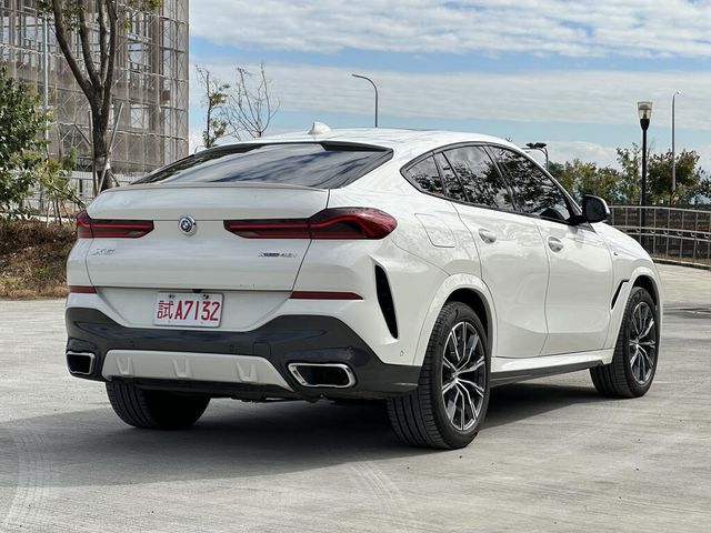 BMW寶馬 X6 XDRIVE40I  第2張相片