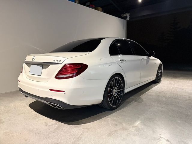 M-BENZ賓士 E43 AMG  第2張相片